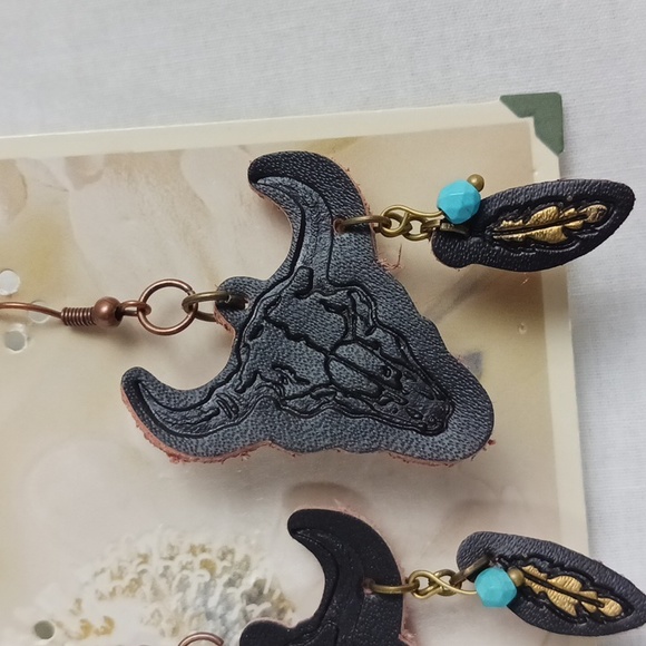 Leather Longhorn western Bull head dangling earrings - Picture 2 of 3